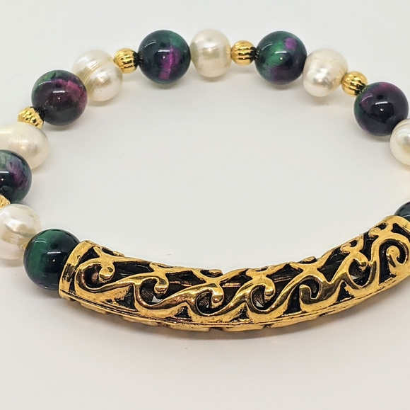 Tigers Eye and Pearl "Lucky You" Jewelry set - Picture 4 of 7